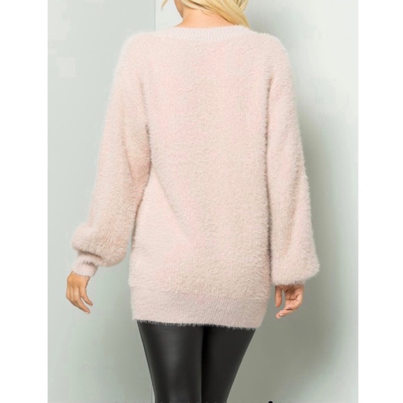 So plush V-NECK SWEATER😍 - Picture 6 of 7